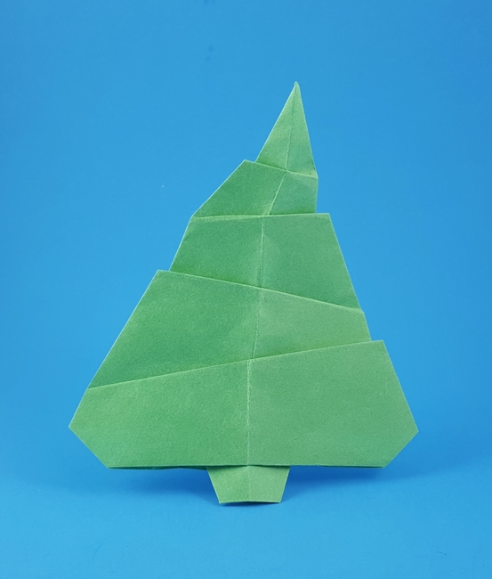 Origami Christmas tree by Peter Engel. Folded from a square of origami paper by Gilad Aharoni on giladorigami.com