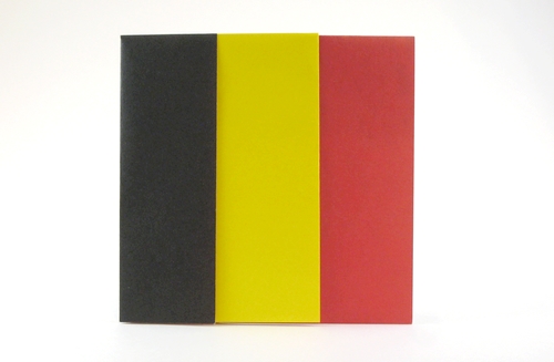 Origami Flag of Belgium by Gilad Aharoni. Folded from 2 squares of duo origami paper by Gilad Aharoni on giladorigami.com