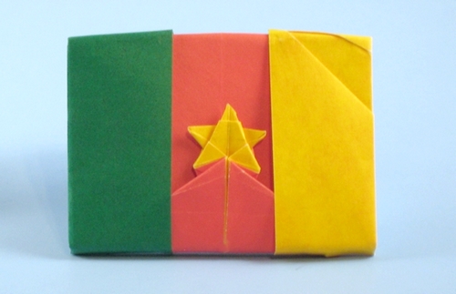 Origami Flag of Cameroon by Gilad Aharoni. Folded from 2 squares of duo origami paper by Gilad Aharoni on giladorigami.com
