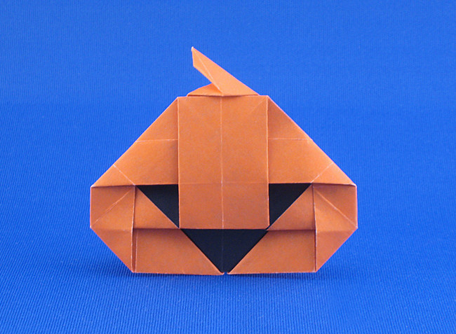 Origami Jack-o'-lantern by Eiji Tsuchito. Folded from a square of duo origami paper by Gilad Aharoni on giladorigami.com