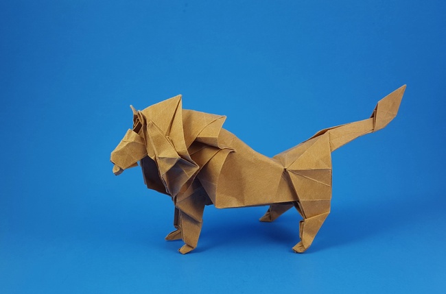 Origami Lion by Hideo Komatsu. Folded from a square of Satogami paper by Gilad Aharoni on giladorigami.com
