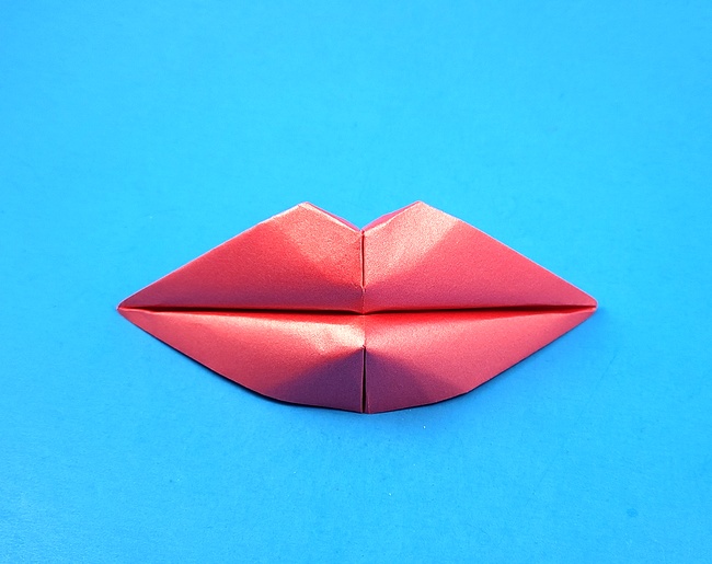 Origami Lips by Leyla Torres. Folded from a square or origami paper by Gilad Aharoni on giladorigami.com
