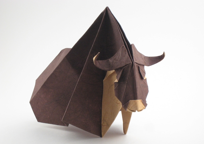 Origami Musk ox by Hoang Tien Quyet. Folded from a square of double-sided mulberry paper by Gilad Aharoni on giladorigami.com