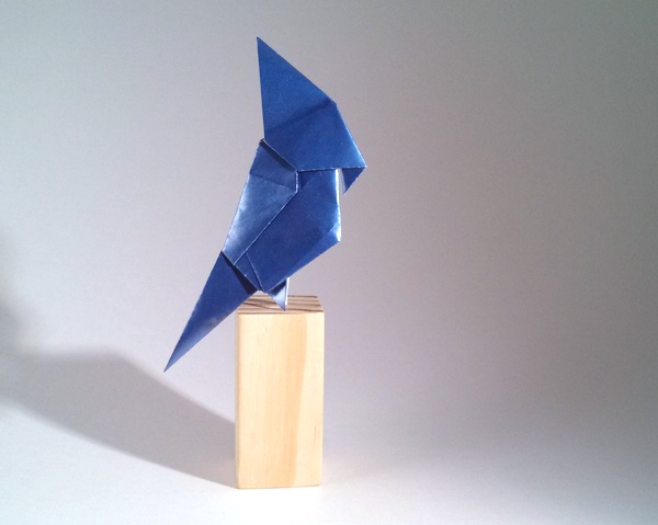 Origami Parrot by Makoto Yamaguchi. Folded from a square of metallic origami paper by Gilad Aharoni on giladorigami.com