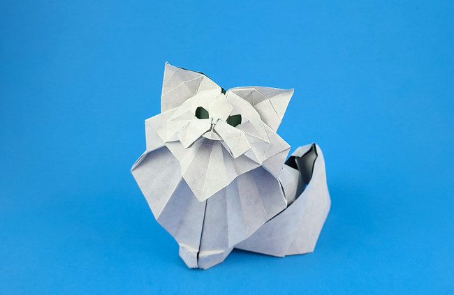 Origami Persian cat by Kyohei Katsuta. Folded from a square of origami paper by Gilad Aharoni on giladorigami.com
