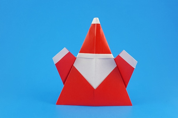 Origami Santa Claus by Francesco Miglionico. Folded from a square of origami paper by Gilad Aharoni on giladorigami.com