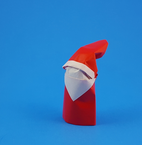 Origami Santa Claus by Philip Blencowe. Folded from a square of origami paper by Gilad Aharoni on giladorigami.com