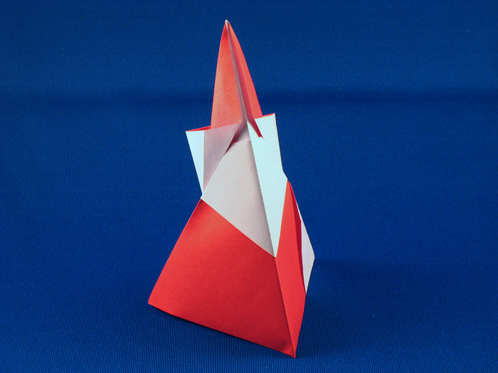 Origami Santa Claus by Hideo Komatsu. Folded from a square of origami paper by Gilad Aharoni on giladorigami.com