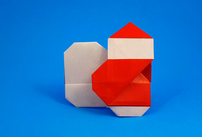 Origami Santa Claus by Masa. Folded from a square of origami paper by Gilad Aharoni on giladorigami.com