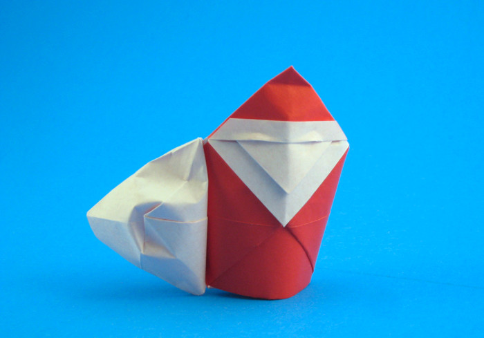 Origami Santa Claus by Hoang Tien Quyet. Folded from a square of origami paper by Gilad Aharoni on giladorigami.com