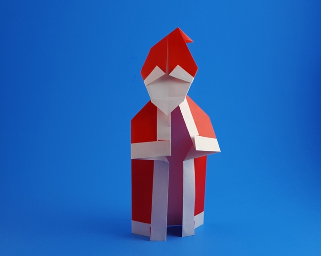 Origami Santa Claus by Satoshi Takagi. Folded by Gilad Aharoni on giladorigami.com