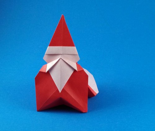 Origami Santa Claus by Yamaguchi Yukihiko. Folded from a square of origami paper by Gilad Aharoni on giladorigami.com
