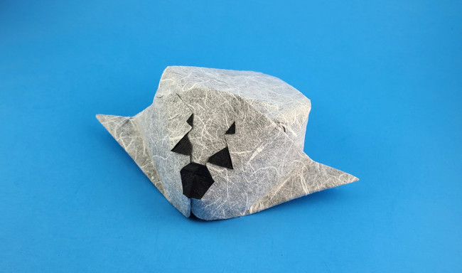 Origami Baby spotted seal by Imai Yudai. Folded from a square of Duo Thai origami paper by Gilad Aharoni on giladorigami.com