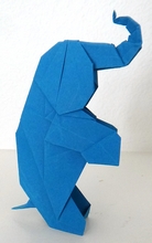 Origami Circus elephant by Fred Rohm on giladorigami.com