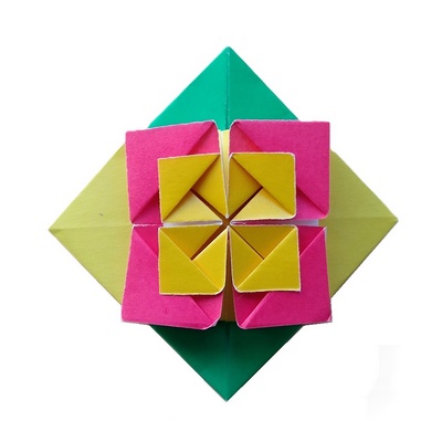 Origami Button flower ornament by Gay Merrill Gross on giladorigami.com