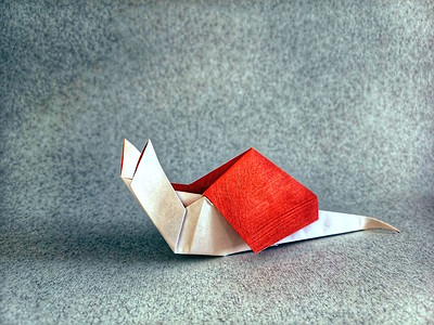 Origami Snail by Jaime Rodriguez Puentes on giladorigami.com