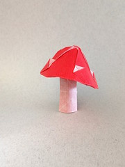 Origami Fly-agaric by Jozsef Zsebe on giladorigami.com