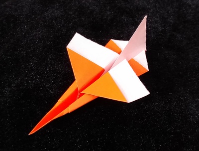 Origami Jet B by Kato Shisen on giladorigami.com