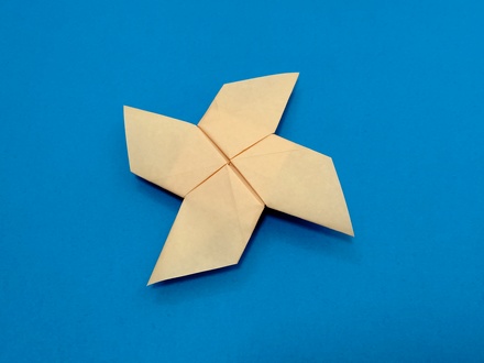 Origami Deformed pinwheel by Kawate Ayako on giladorigami.com