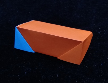 Origami Expanding frame by Yamanashi Akiko on giladorigami.com
