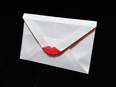 Origami Kiss envelope - envelope with lips by Ichiro Kinoshita on giladorigami.com
