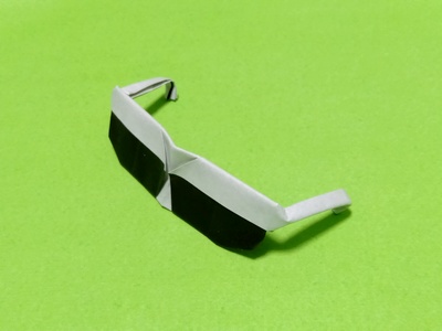 Origami Sunglasses by Ikeda Akemi on giladorigami.com