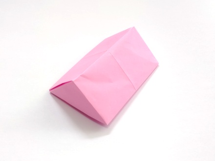 Origami Triangular prism-formed gift box by Kawate Ayako on giladorigami.com