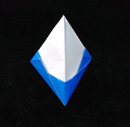 Origami Triangular pyramid by Aoyagi Shoko on giladorigami.com