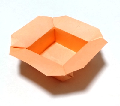 Origami Vase by Katayama Kazuko on giladorigami.com